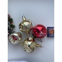 Лот елочных игрушек.