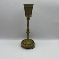 Подсвечник бронзовый с отверстием для проводки. Франция. 3617