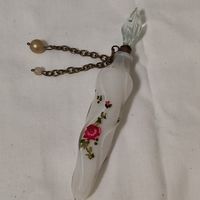 Флакончик для духов.