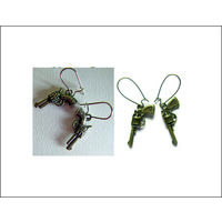 Серьги - пистолеты)