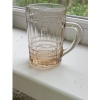 Пивная кружка ( бакал )  " Гранчак балтийской " 0,25 L . Ливанской стекольный завод ЛССР 1973 года . Клеймо ( LSF 29 к ) . Редкий !