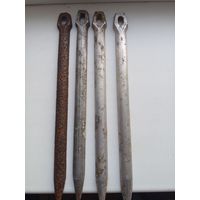 Палаточные колышки.