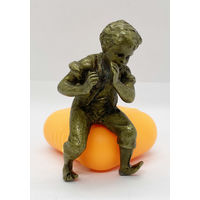 Бронзовая старинная статуэтка МАЛЬЧИК С ДУДКОЙ без основания