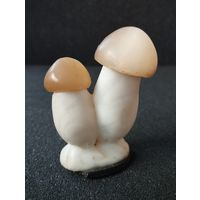 Статуэтка из камня Грибы Боровики, селенит. СССР