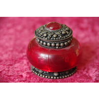 Шкатулка  ( диаметр 5 см , высота 4,5 см )