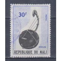 [1184] Мали 1973. Культура.Музыка.Инструменты.30фр. Гашеная марка.