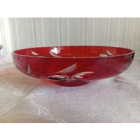 Ваза из красного стекла