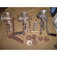 Механическая мясорубка 3 шт.+ различные формы,времён СССР 70-е г.С рубля.