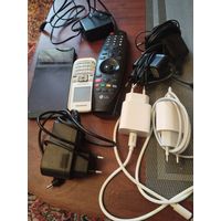 Мобильные телефоны, зарядки,пульт.