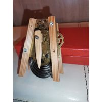 Часовой механизм, маятник рабочий.