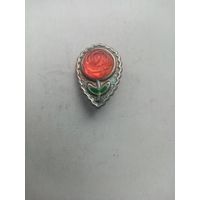 БРОШЬ РОЗАЧКА