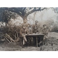 Фото ПМВ . Штабные офицеры, обсуждение перед боем.Оригинал!