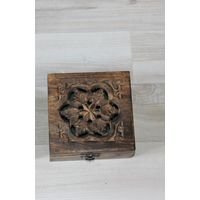 Деревянная, индийская шкатулка.