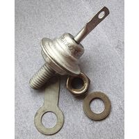 Д242. 10 А, 100 В. Мощный выпрямительный кремниевый, диффузионный диод.