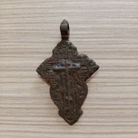 Нательный крестик лепесток с остатками эмали