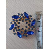 Брошь в винтажном стиле