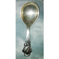 Старинная ложка для сливок или мармелада. Серебро. Дания. 30-е годы.