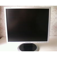Монитор Samsung 17"