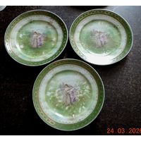 Тарелки фарфоровые 20-е годы СССР. "Дулевская фабрика Фарфортрест им. Правды". Диаметр 18.3 см.