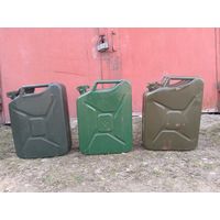 3 канистры по 20 литров. Отличное сохранение! Доп. топливо с собой для автотуризма. В Минске