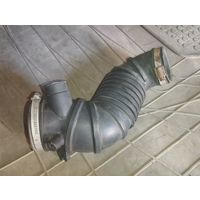 Патрубок воздушного фильтра Mitsubishi Carisma