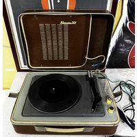 Проигрыватель пластинок Юность 301 советский СССР