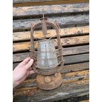 Старая керосиновая лампа