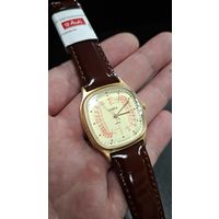 Часы Чайка медицинские кварц Au. Без репассажа. Состояние на фото. Ремешок если без торга.