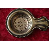 Ситечко с серебрением (  7,5 см х 11,5 см )  ( Англия )