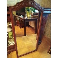 Зеркало  в деревянной раме не использовалось