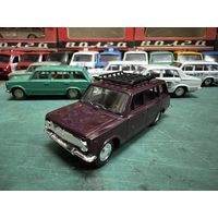 ВАЗ-2102 с багажником, цвет переспелая вишня. Пятничный вечер в зеленых, синих, голубых и серых тонах.