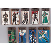 Воины России: ополченец 1812 года, адмирал, красногвардейцы 1917 года, комиссар, красноармеец 1919 года, регулировщица, десантник.