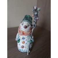 Сувенир "Снеговик с метёлкой"