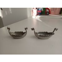 Два драккара викингов