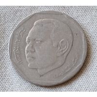 Марокко. 2 дирхама 2002 года.
