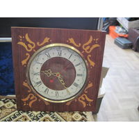 Часы Маяк настенные.