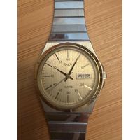 Часы кварцевые наручные Луч с браслетом СССР б/у