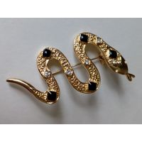 Золотистая брошь Змейка. 6х3 см.