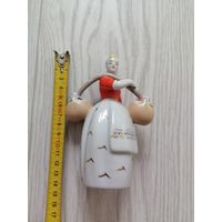 Статуэтка девушка с грибами