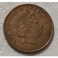 Великобритания 2 пенса, 2008 Фрагмент герба британской королевской семьи (14-13-2)