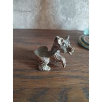 Старенький бронзовый мишка. Какая-то подстава.