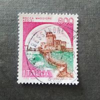 Марка Италия 1980 год Замок