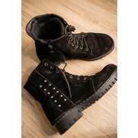 Замшевые ботинки