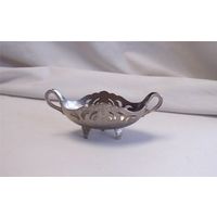 Орешница миниатюрная