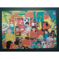 Латвия, 1996. Детские игры, блок. Mi-3,0 евро гаш.