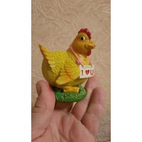 Керамическая фигурка курицы начала 2000-х годов