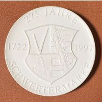 Фарфоровая медаль 275 лет клейму меча. ГДР Мейсенский фарфор