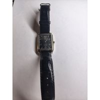 Часы Луч . Идут . С рубля без МЦ.