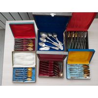 Коллекция серебряных ложек.Вес 1205 грамм.