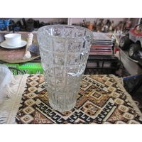 Ваза хрустальная 20 см.